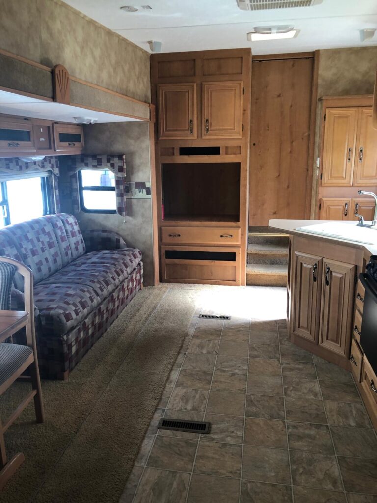 2007 Keystone Laredo Fifth Wheel exterior photo