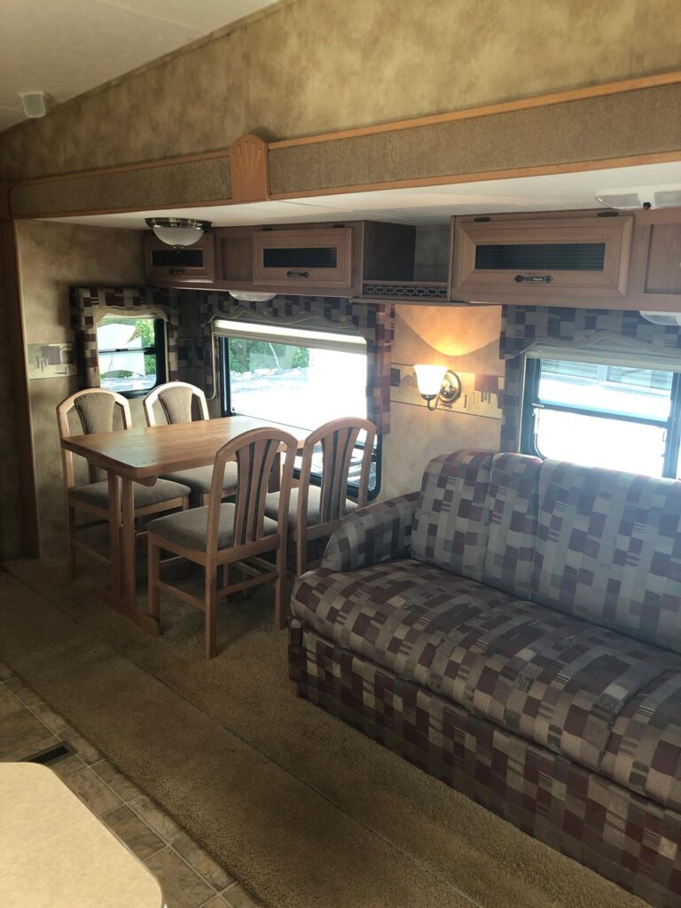 2007 Keystone Laredo Fifth Wheel exterior photo